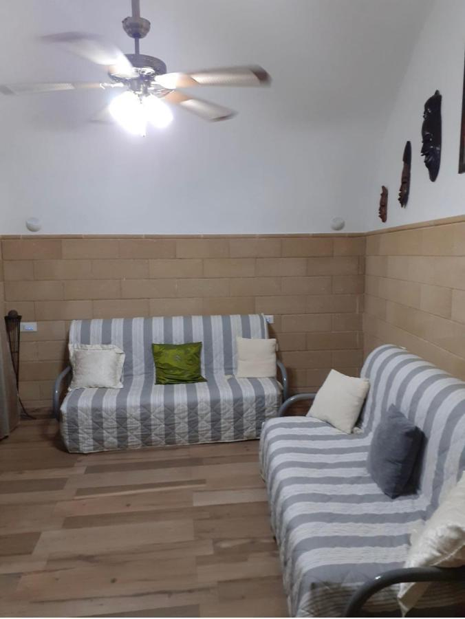 Casa Emilia Apartment โมโนโปลี ภายนอก รูปภาพ